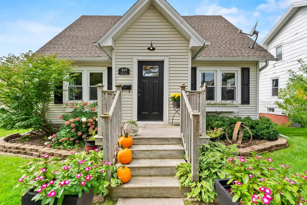 469 N 5th Ave, Sturgeon Bay, WI 54235 - #1