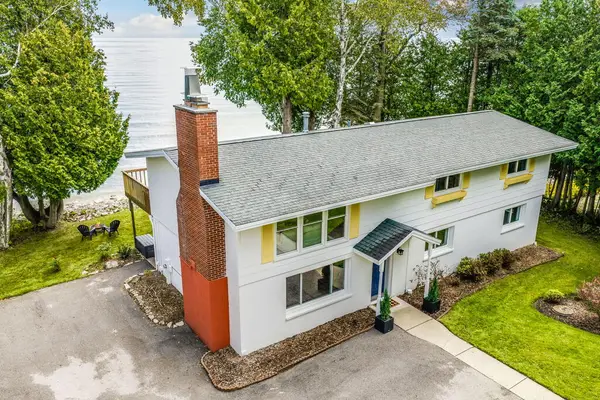 3070 Lake Forest Park Dr, Sturgeon Bay, WI 54235