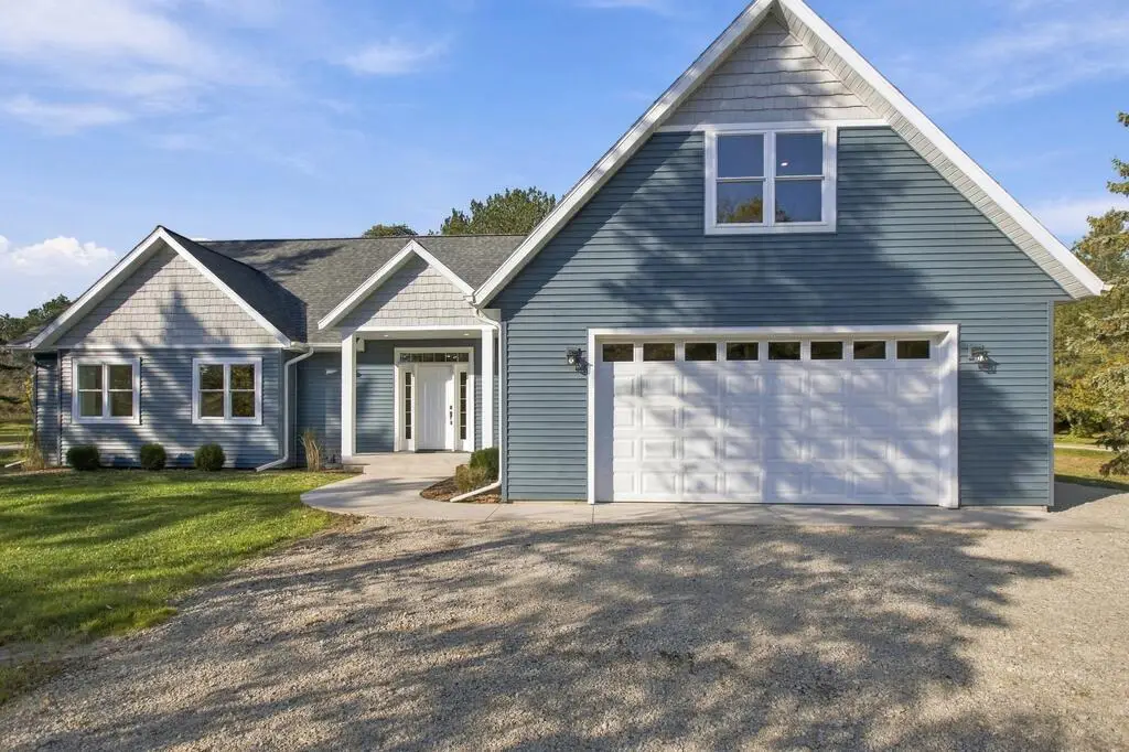 6409 W Duluth Pl, Sturgeon Bay, WI 54235 - #1