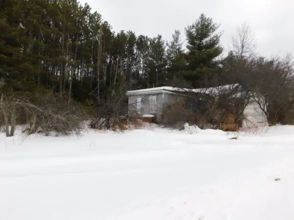 W6512 Nokomis Dr, Tomahawk, WI 54487