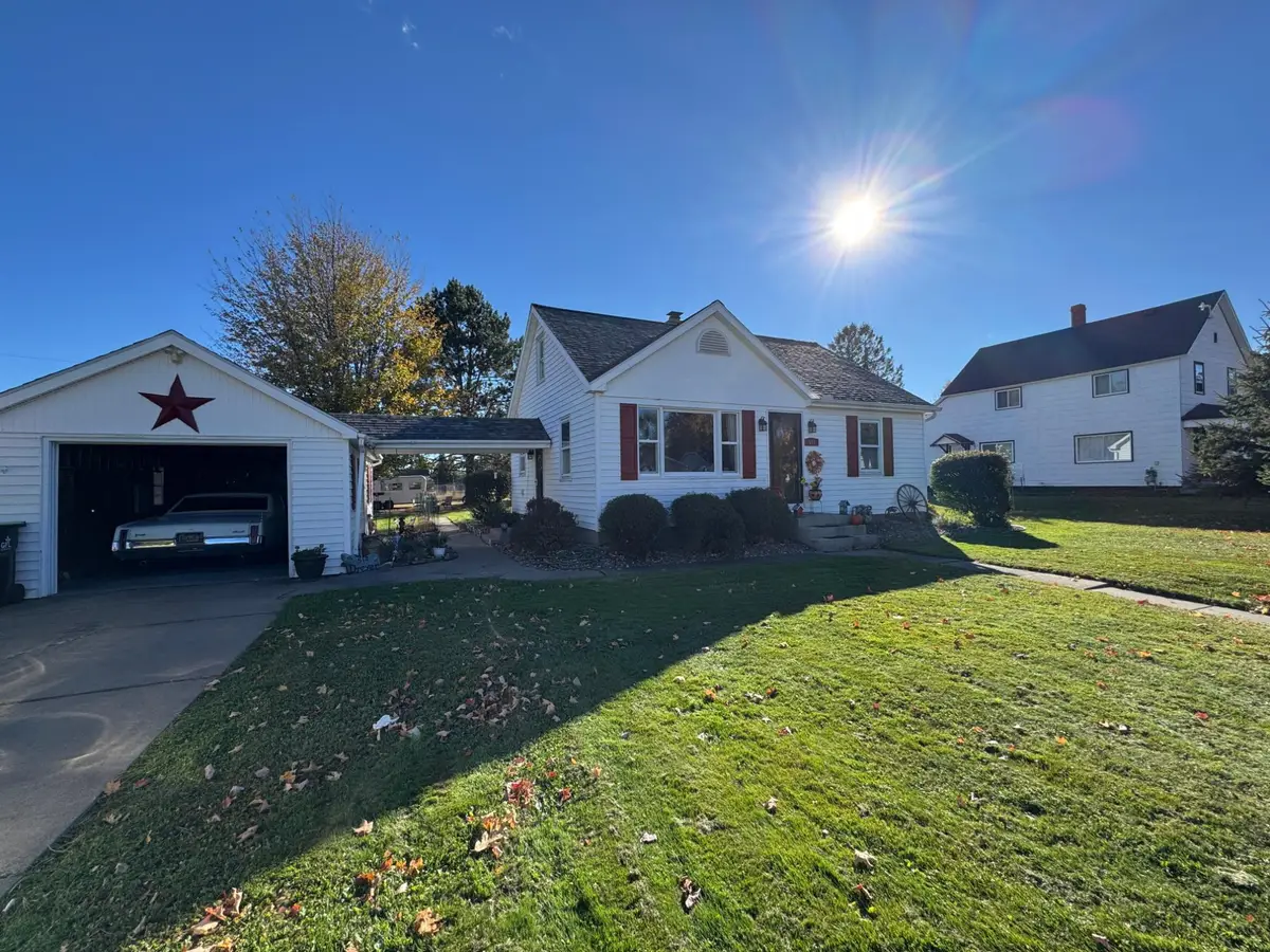 512 Baltic Ave, Caspian, MI 49915 - Image #1