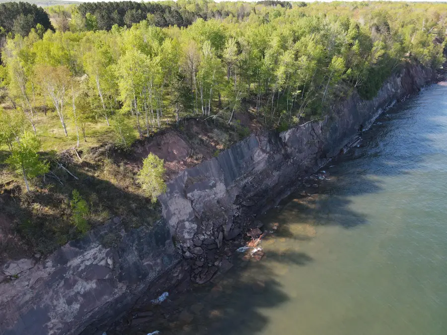 E 380 Lake Rd, Ironwood, MI 49938 - Image #2