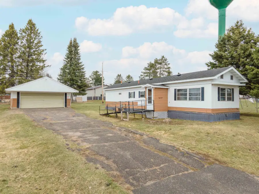 35 Oakwood Ave, Gaastra, MI 49927 - Image #2