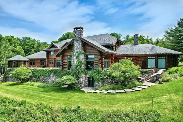 19210 Mamie Lake Rd W, Watersmeet, MI 49969