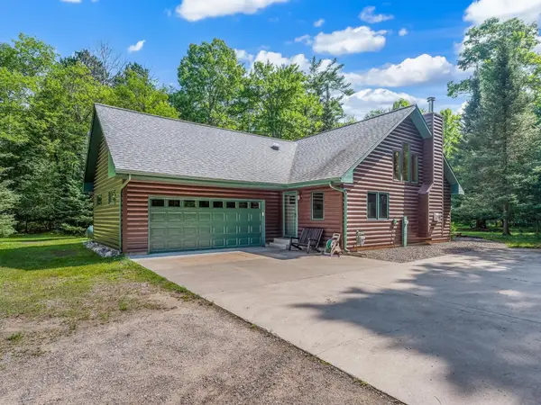 2736 Deerskin Park Rd, Eagle River, WI 54521