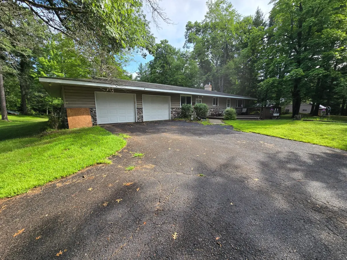 11690 Martha Ln, Crivitz, WI 54114 - Image #1