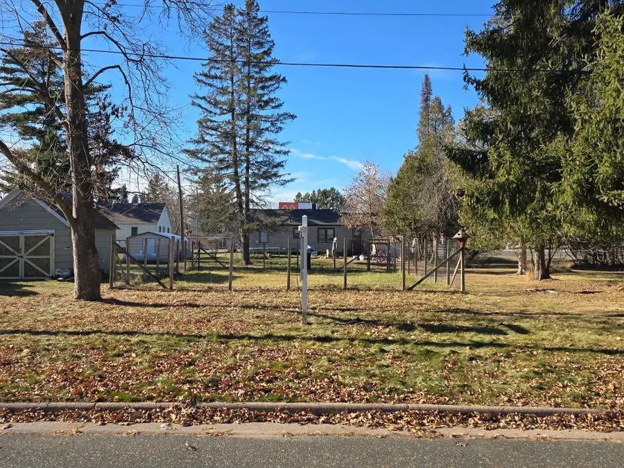 814 E 4th St N, Ladysmith, WI 54848 - Image #2