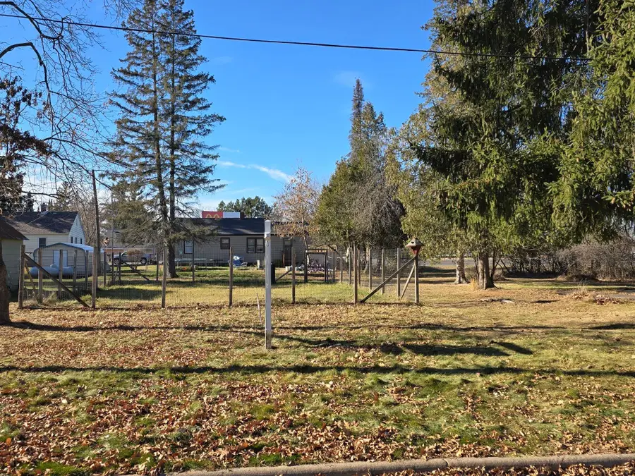 814 E 4th St N, Ladysmith, WI 54848 - Image #3