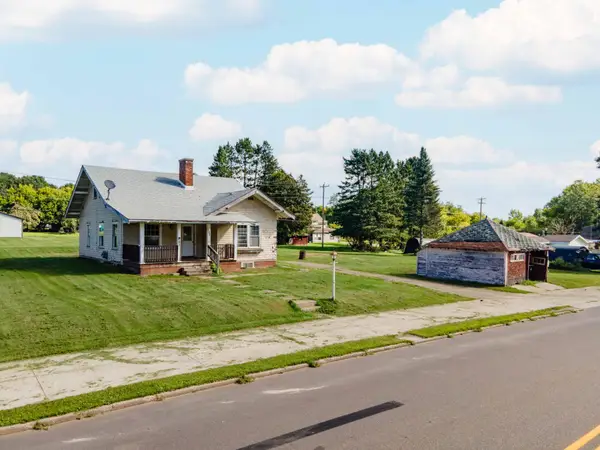 127 Main St, Gaastra, MI 49927