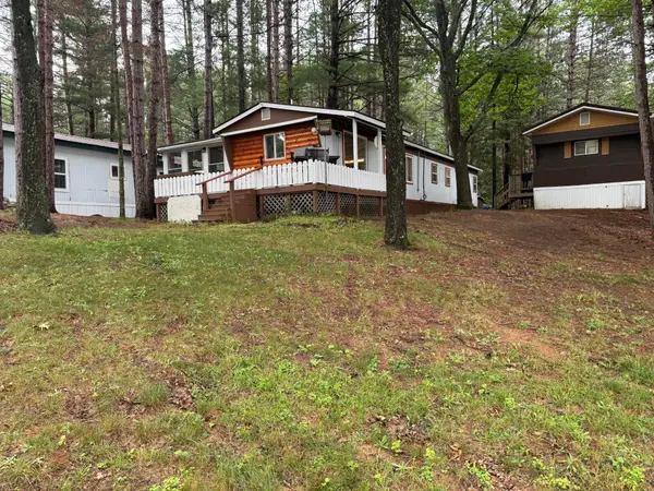 8577 Hower Rd, Minocqua, WI 54548