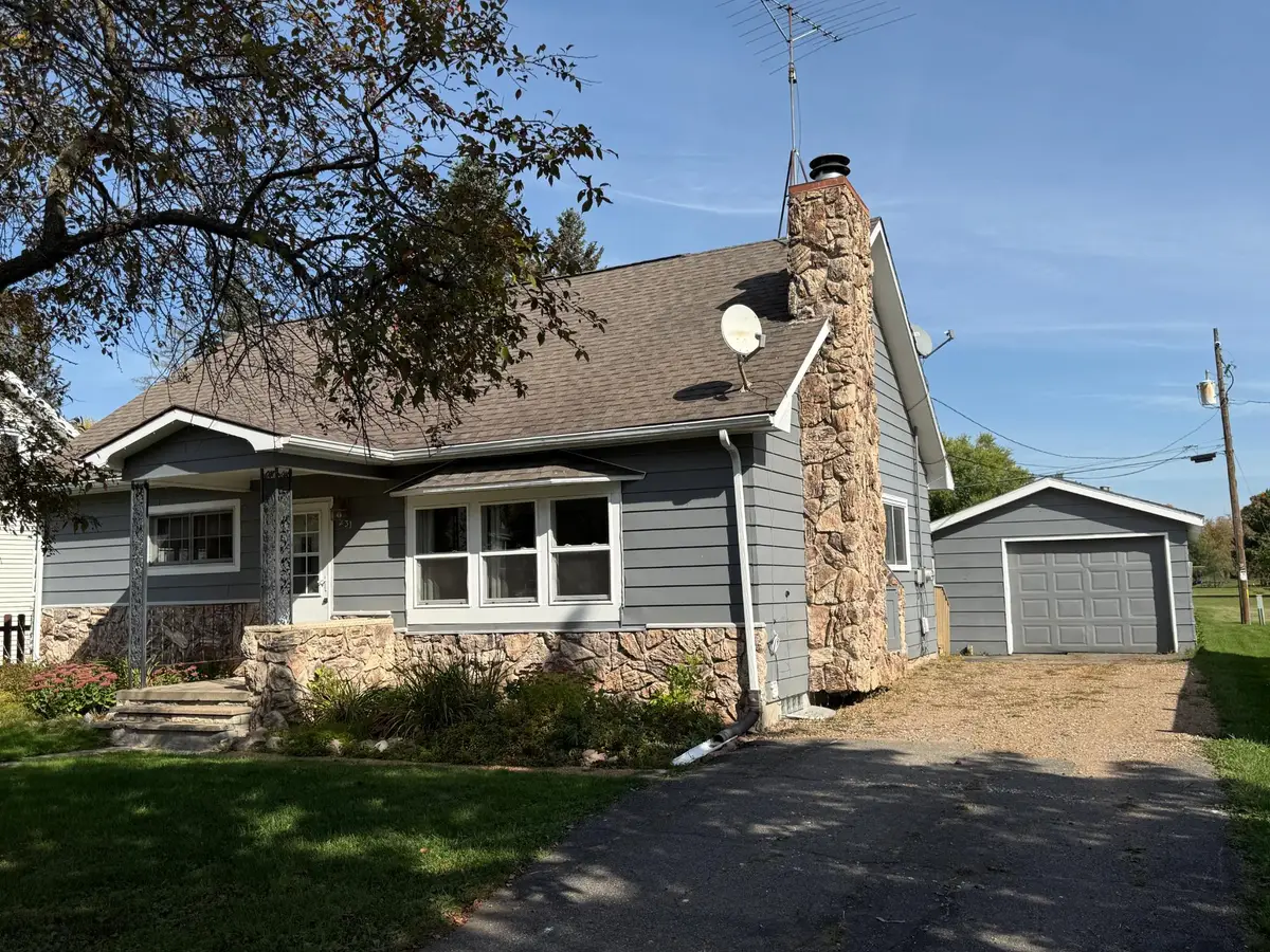 231 Fischer St, Antigo, WI 54409 - Image #1