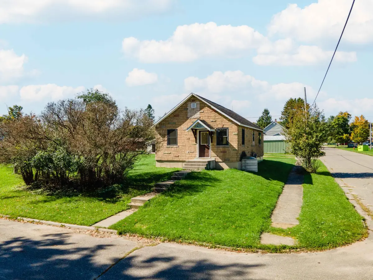 400 Brule Ave, Caspian, MI 49915 - #1