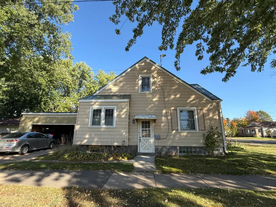 402 Deleglise St, Antigo, WI 54409 - Image #2