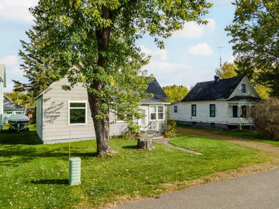 320 Hemlock Ave, Amasa, MI 49903 - Image #2