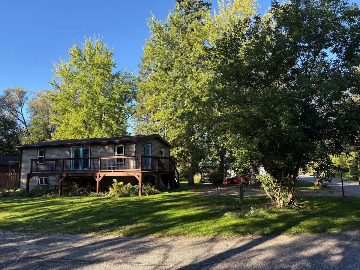 5177 Pioneer St, Rhinelander, WI 54501 - #1