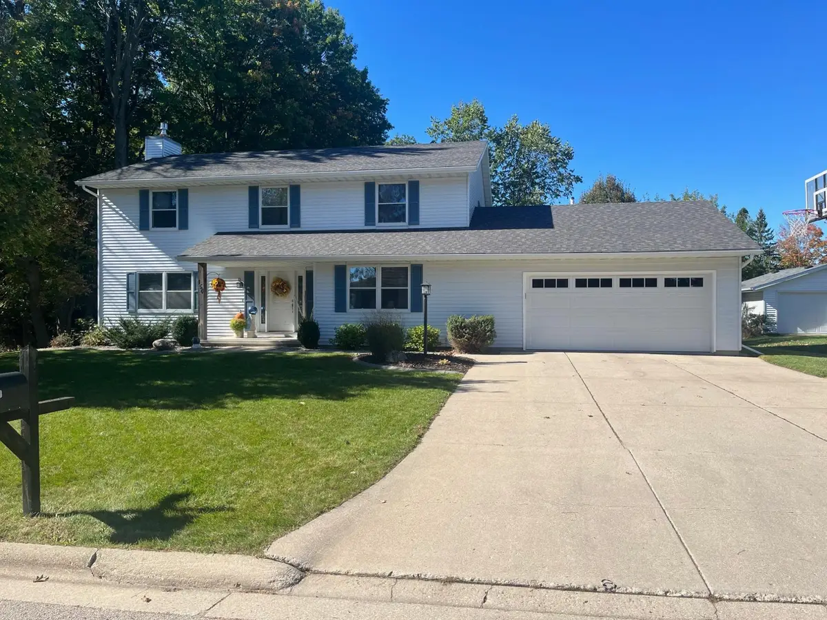 154 Sunrise Ct, Oconto Falls, WI 54154 - Image #1