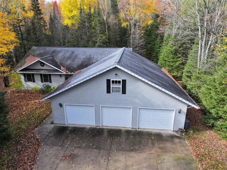 7665 Buck Ridge Dr, Eagle River, WI 54521 - Image #2