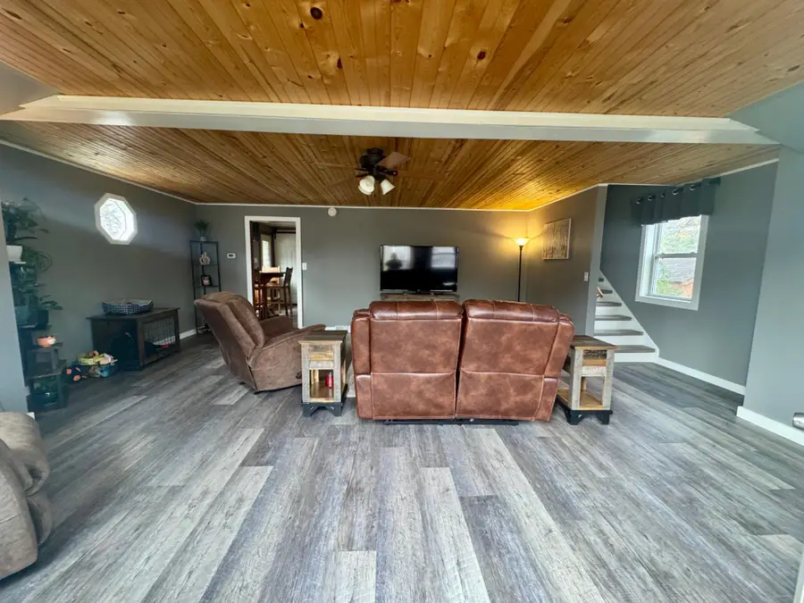 1112 Oneida Ave S, Rhinelander, WI 54501 - Image #2