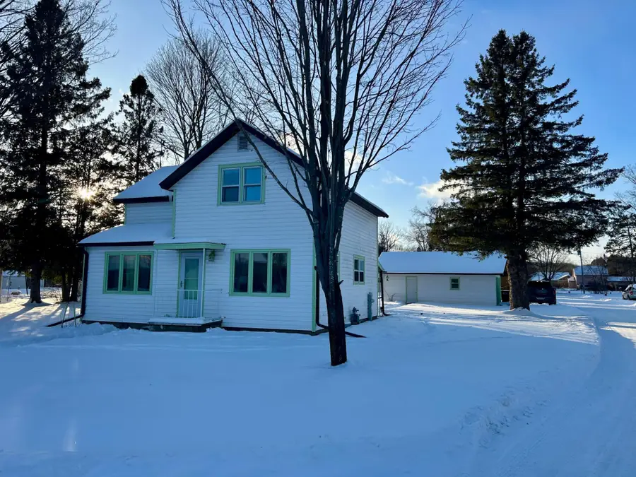 505 Hazeldell Ave N, Crandon, WI 54520 - Image #2