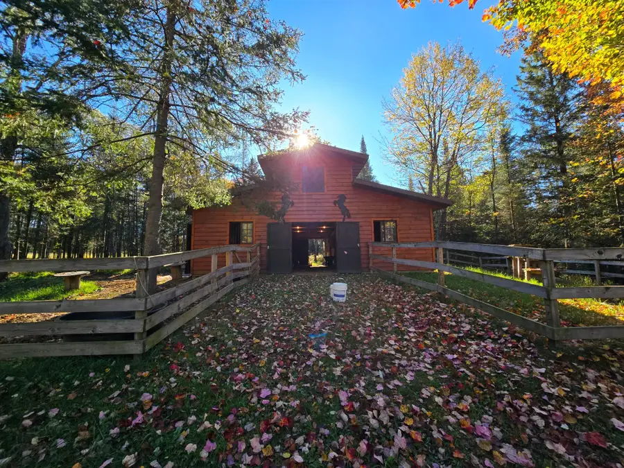 N10841 Honeybee Ln, Tomahawk, WI 54487 - Image #2