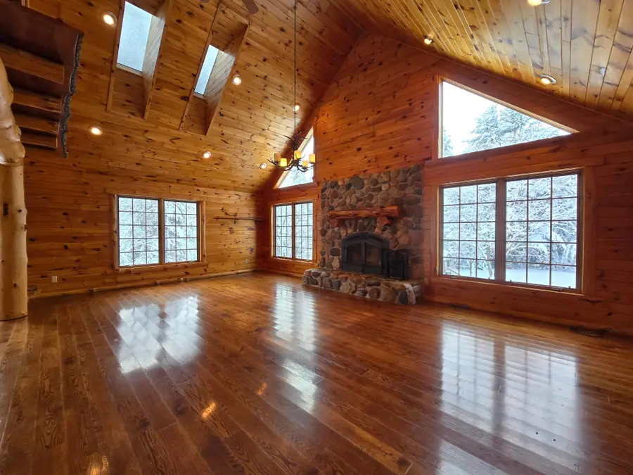 N10841 Honeybee Ln, Tomahawk, WI 54487 - Image #3