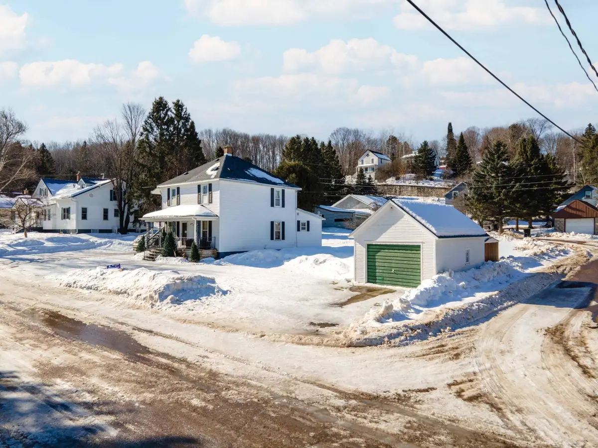 209 Railroad St W, Caspian, MI 49915 - #1