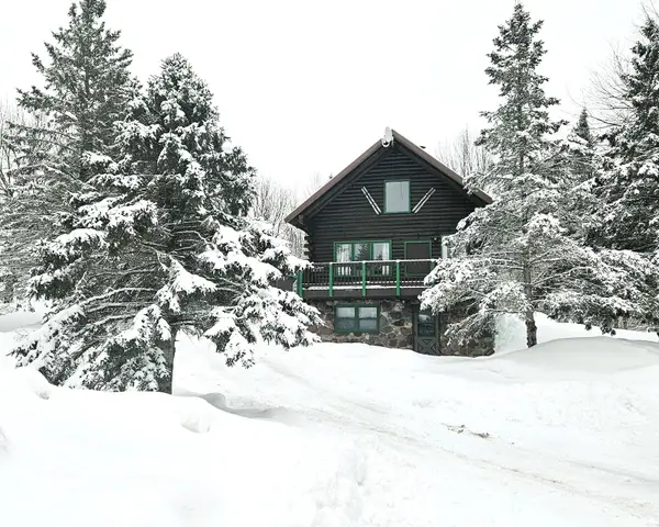 477 Sundance Dr, Wakefield, MI 49968