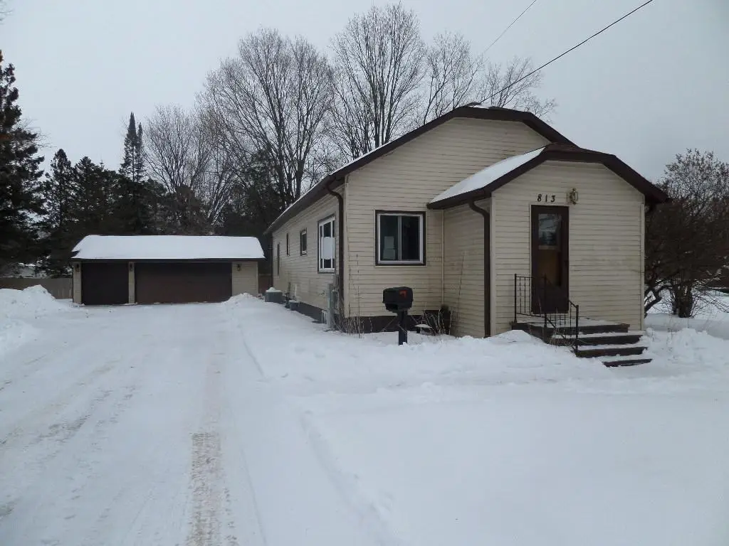 813 Elm St, Antigo, WI 54409 - #1