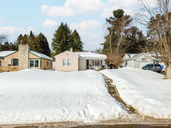 27 9th Ave N, Iron River, MI 49935