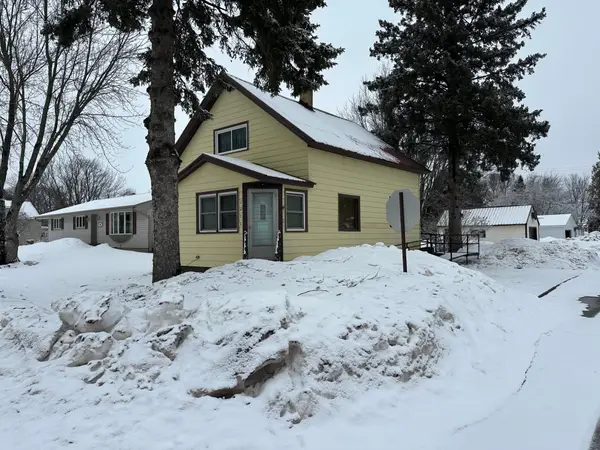 1211 Pierce St, Wakefield, MI 49968