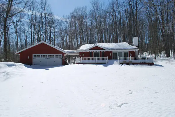 8449 Northview Dr, Crandon, WI 54520