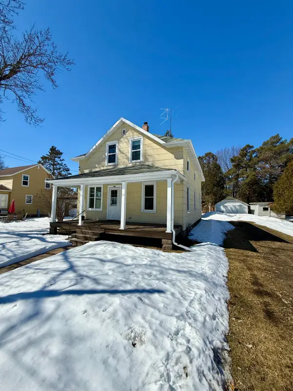 812 Pine St, Antigo, WI 54409