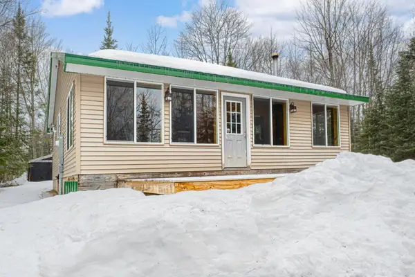 12245 Sanders Dr, Presque Isle, WI 54557