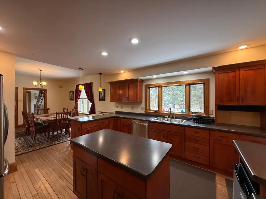 402 Lake Ave, Ironwood, MI 49938 - #3