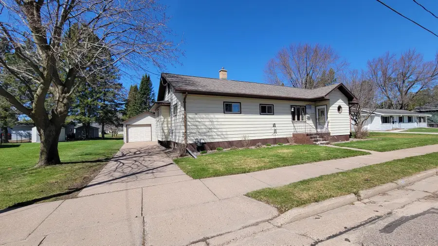 418 Hogan St, Antigo, WI 54409 - #2