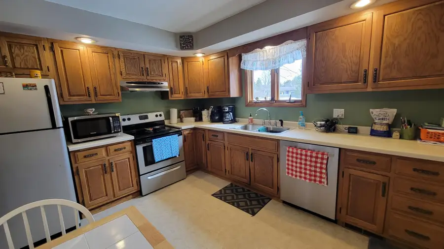 418 Hogan St, Antigo, WI 54409 - #3