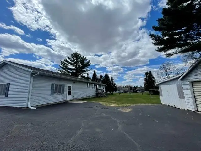 912 Duchac St, Antigo, WI 54409 - #3