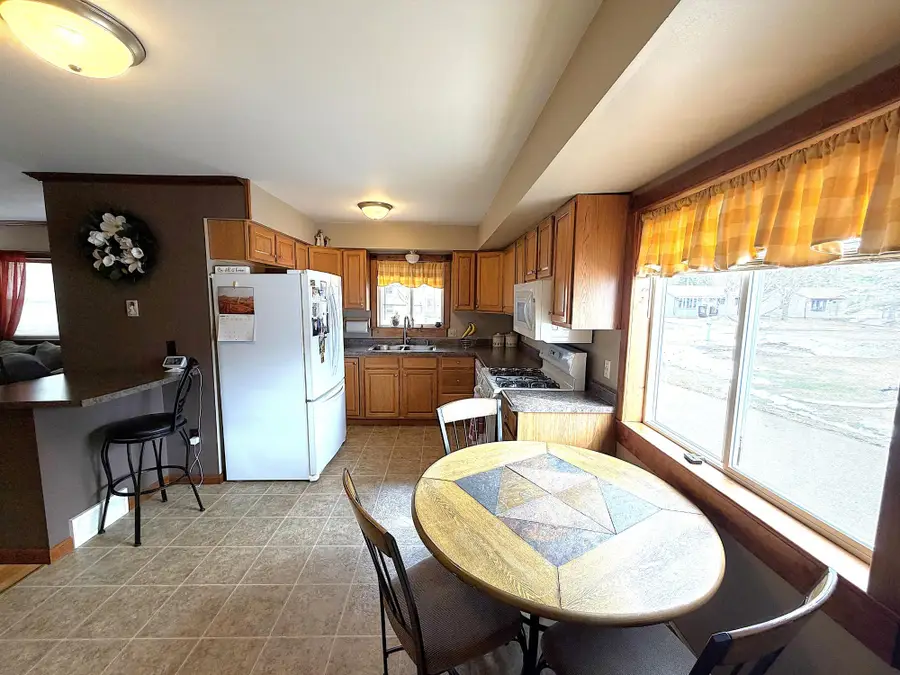 1810 Clermont St, Antigo, WI 54409 - #3