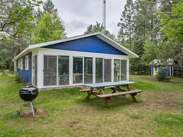 1378 Bluebird Ln, Eagle River, WI 54521