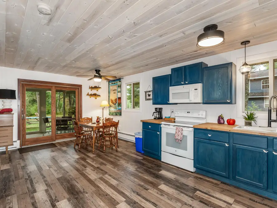 1378 Bluebird Ln, Eagle River, WI 54521 - #2