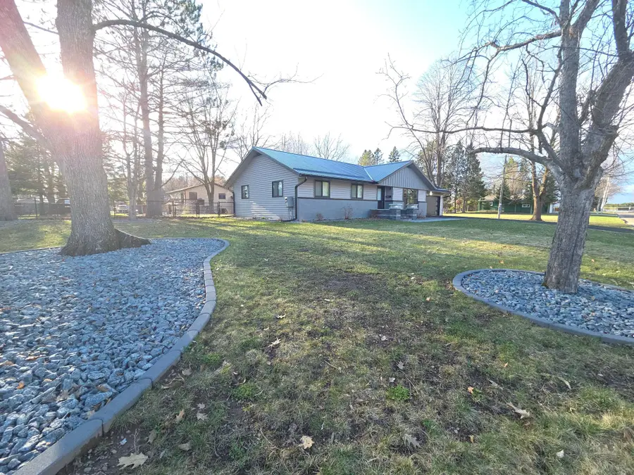 170 Victoria St, Phillips, WI 54555 - #3