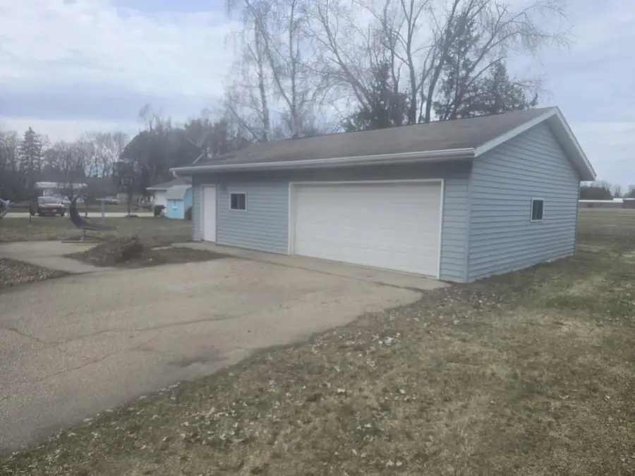 119 Park St E, Bonduel, WI 54107 - #3