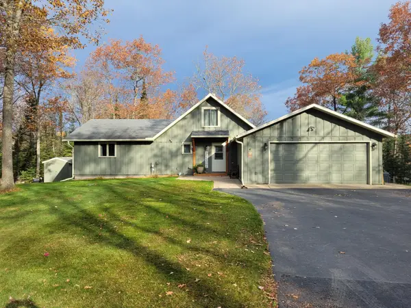 4610 Tanglewood Dr, Eagle River, WI 54521