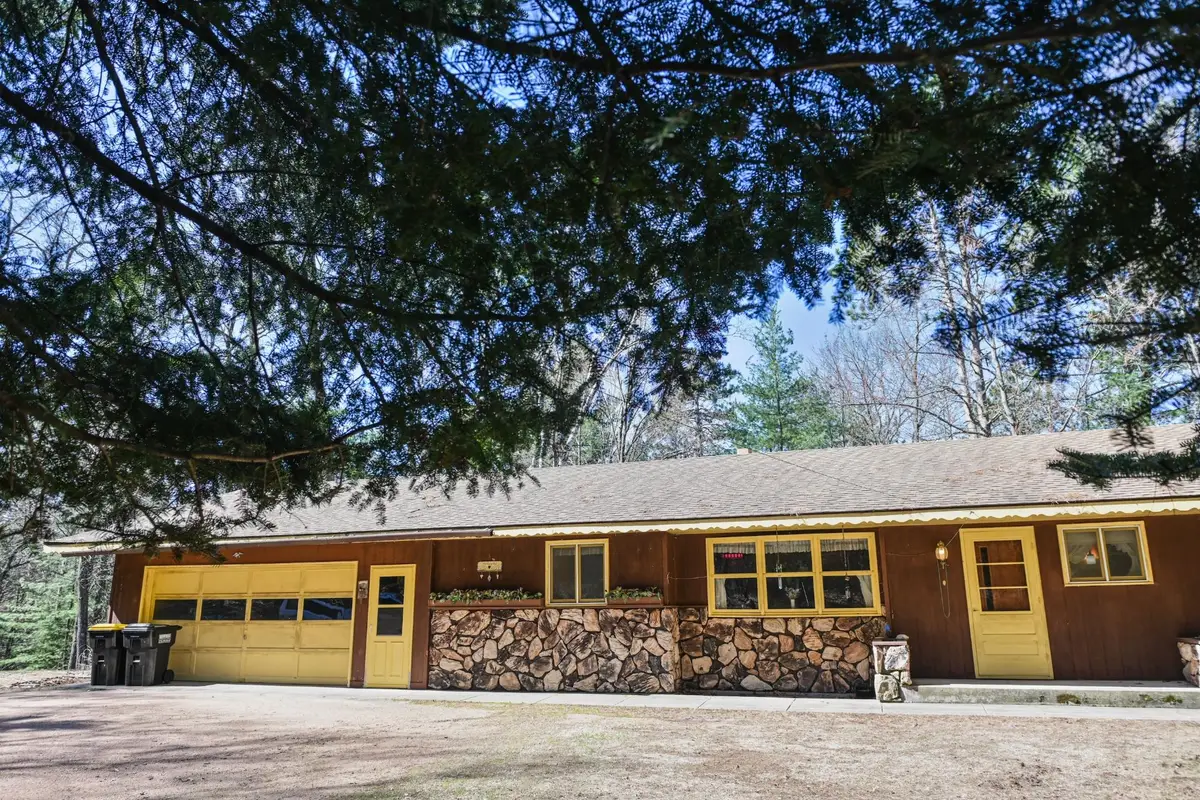 4171 Bay Rd N, Rhinelander, WI 54501 - #1