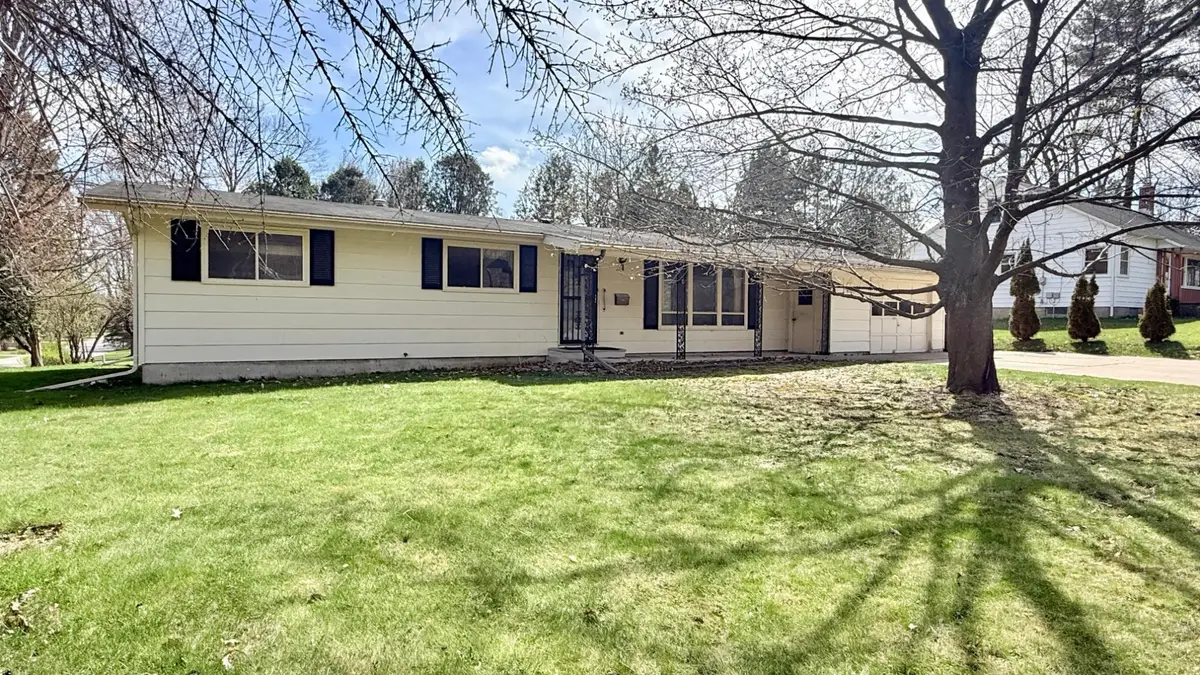 807 Weston Ave, Rothschild, WI 54474 - #1