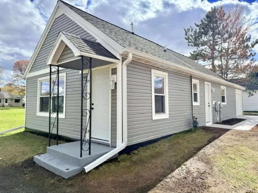 704 Spruce St, Merrill, WI 54452 - #3