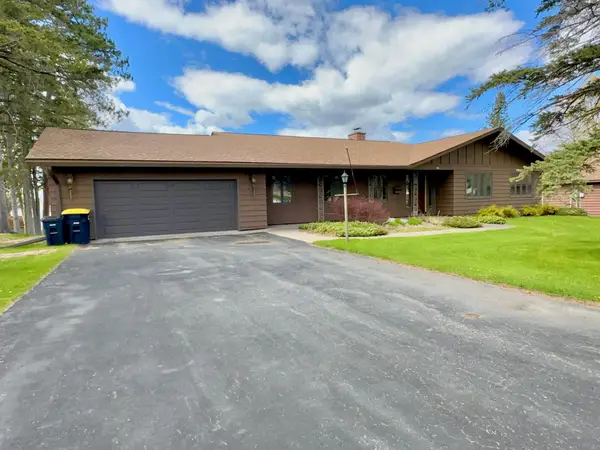 725 Lake Shore Dr, Rhinelander, WI 54501