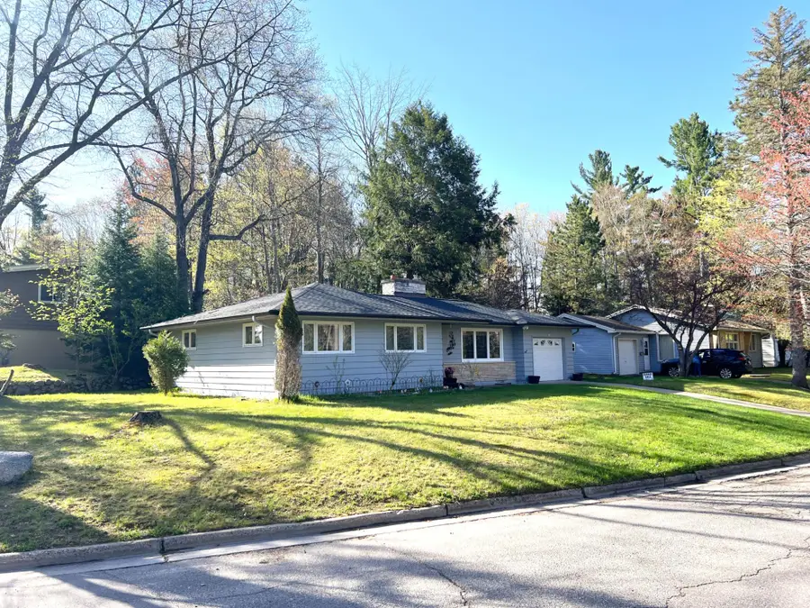 305 Annette Ct, Rhinelander, WI 54501 - #2