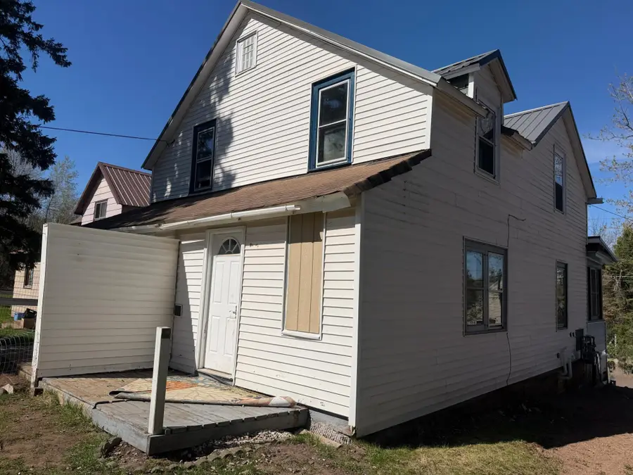 208 Greenbush St, Ironwood, MI 49938 - #3