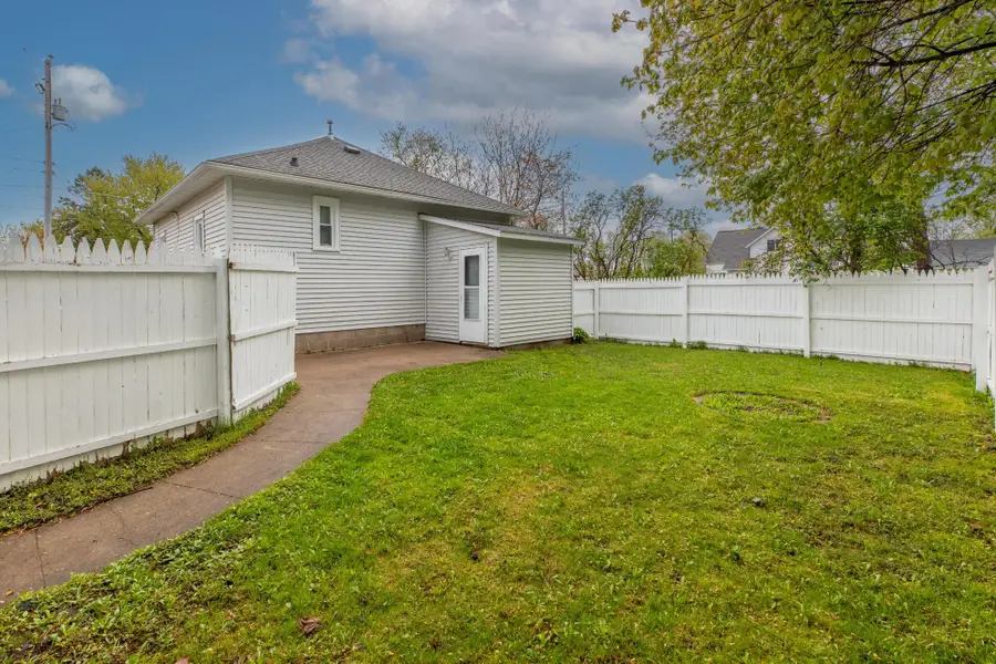 121 6th Ave, Antigo, WI 54409 - #2
